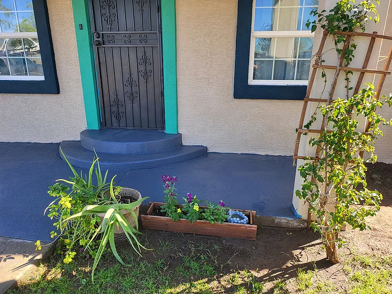 2117 W Hadley St — Photo 8