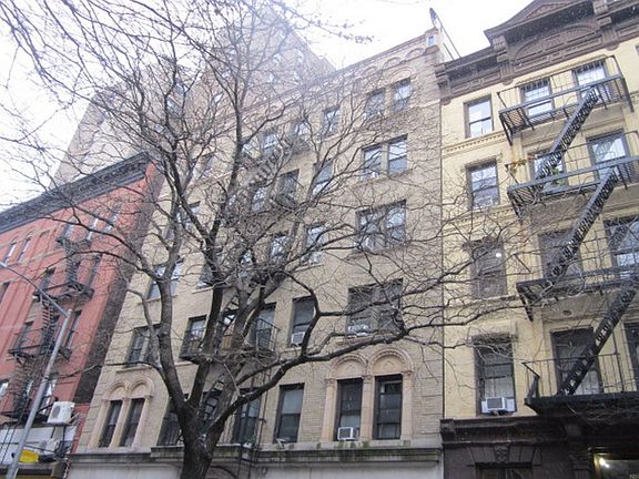 2nd image of 205 E 10th St APT 1D