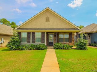 35 Laurel Pl, Deatsville, AL 36022