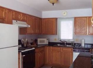 113 Carlisle Ave, Westmont, IL 60559