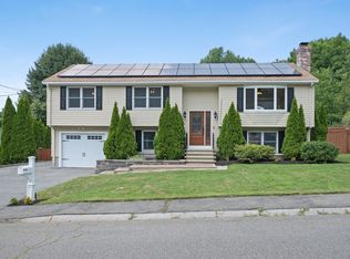 4 Driftwood Dr, Woburn, MA 01801