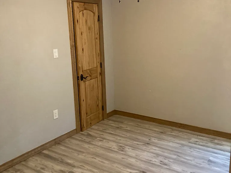 723 Valley View Dr — Photo 15