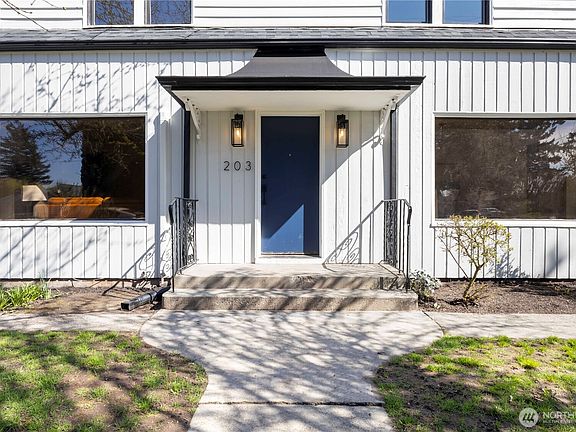4th image of 203 9th Street NW