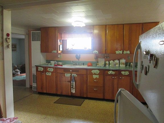 5th image of 308 E Wisconsin Ave