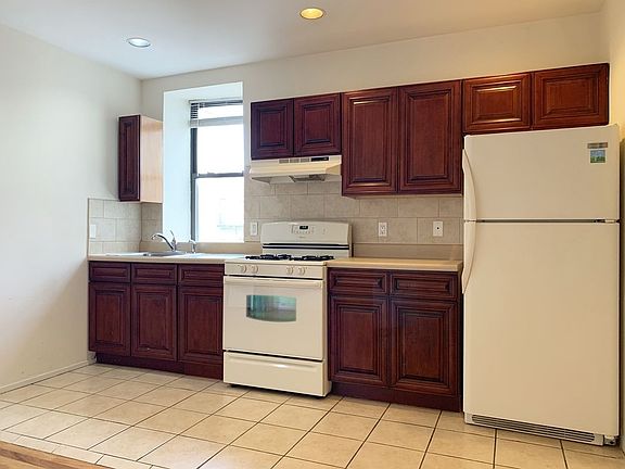 2nd image of 1627 Park Ave APT 5D