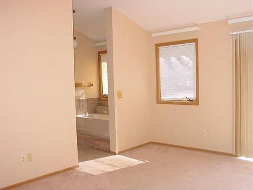 3rd image of 609 University Dr