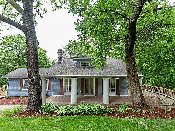 2nd image of 28 Bluff Dr