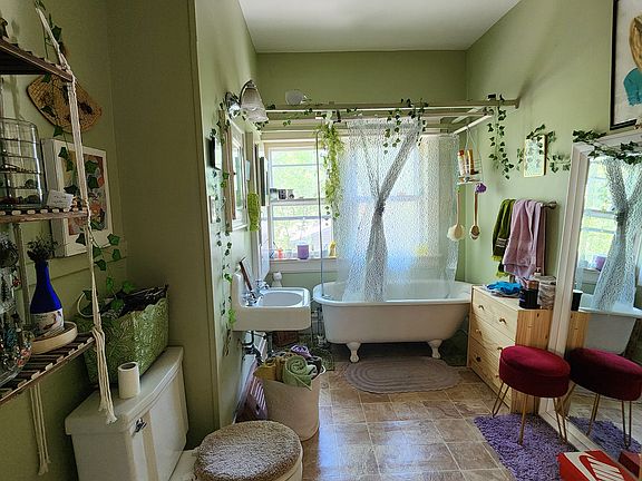 4th image of 245 Delmar Ave #245