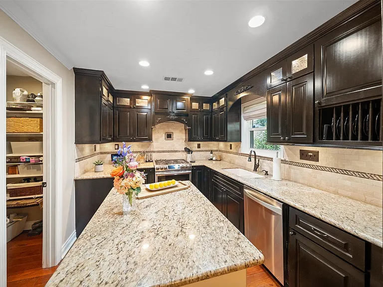 2523 Droxford Dr — Photo 15