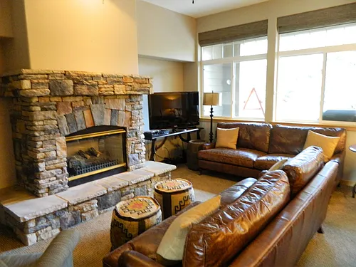 192 Robin Dr Photo 1