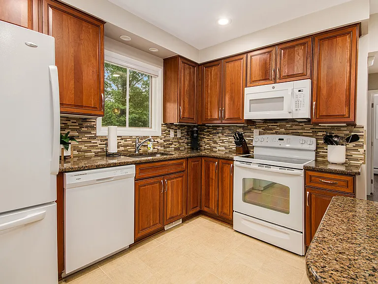 3022 Elmhurst Ave — Photo 15
