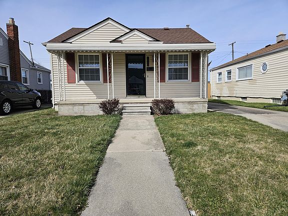 2nd image of 12772 Venness St