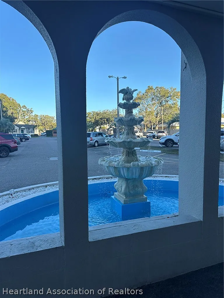 2 bed, 1.5 bath, 859 sqft, $1,350 — Photo 3