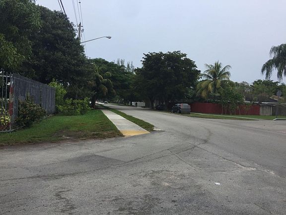 5th image of 220 NE 12th Ave Lot 81