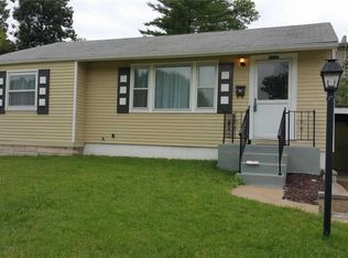 8537 Palmetto Dr, Saint Louis, MO 63123