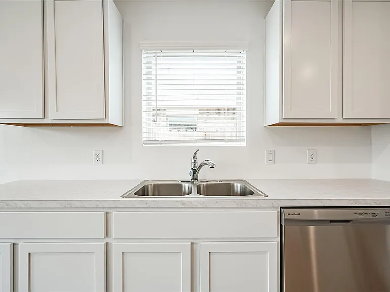 9123 Estes Lakes Dr — Photo 16
