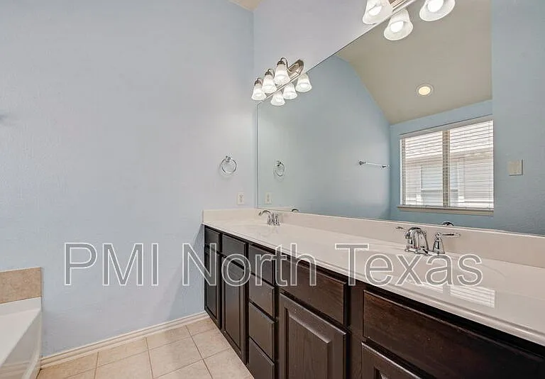 10516 Bolivar Dr — Photo 13