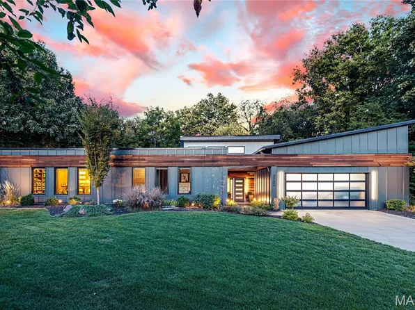 3732 Runnymede Dr, Saint Charles, MO 63301