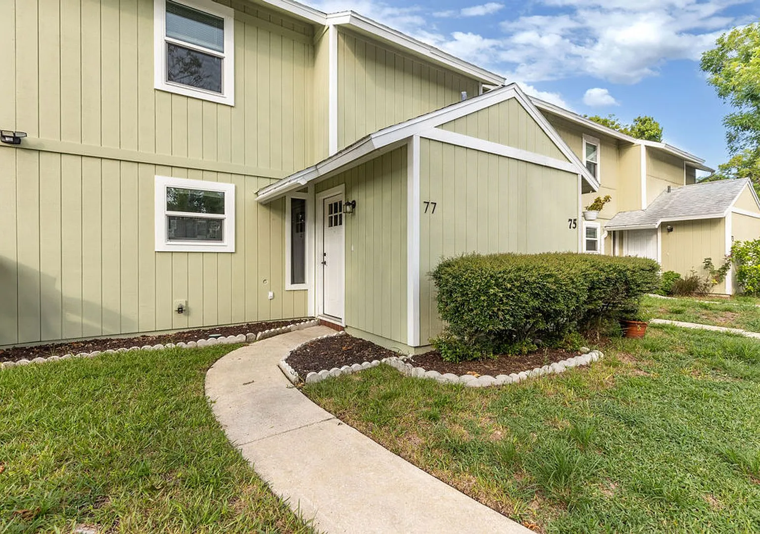 Beautiful Townhome in Tomoka Meadows! — Photo 2