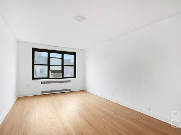 3420 79th St APT 6I, Flushing, NY 11372
