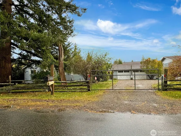 29817 SE 384th Street, Enumclaw, WA 98022