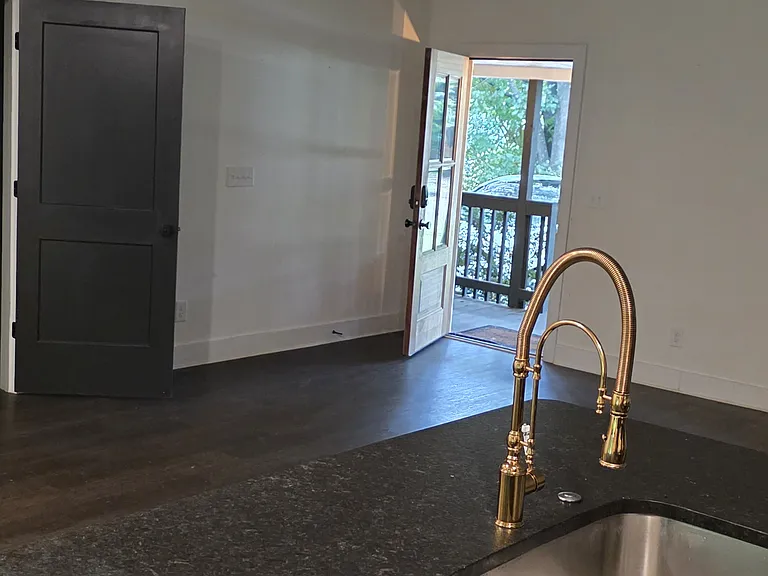 318 Summit Ave — Photo 17
