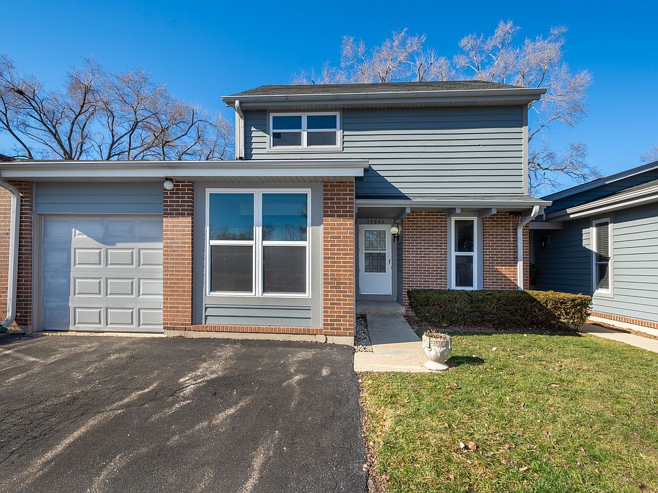 1st image of 39802 N Stonebridge Ct