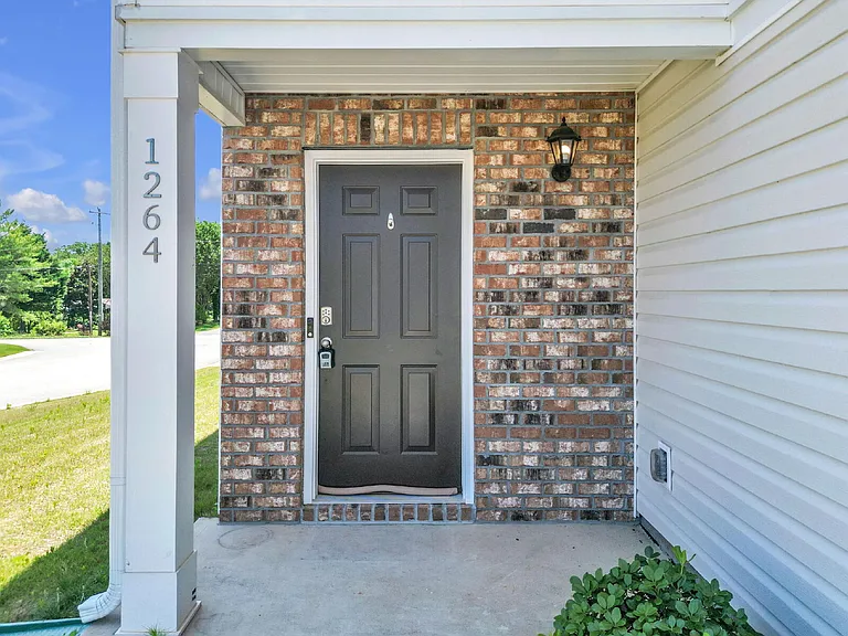 1264 Canter Pl — Photo 2