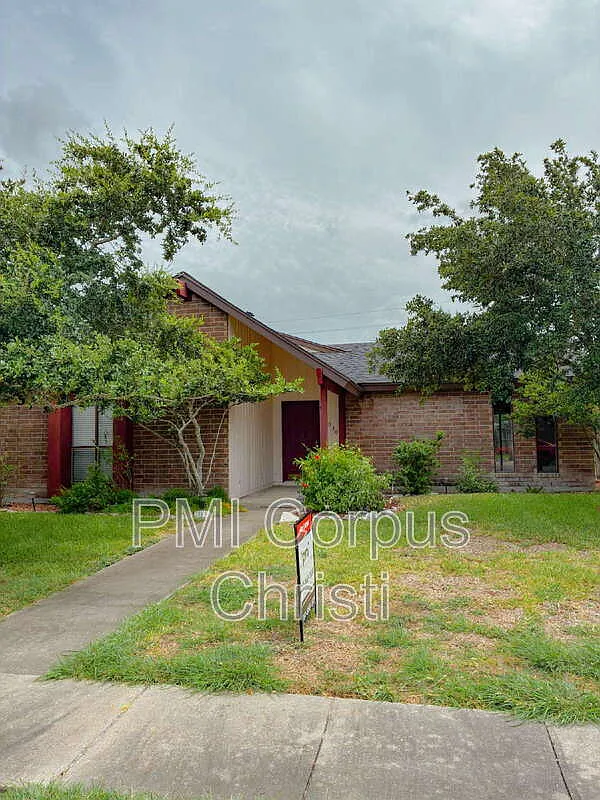3 bed, 2.0 bath, 2122 sqft, $2,275 — Photo 1