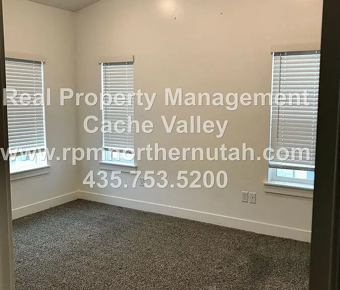163 E 550 N #301 — Photo 26