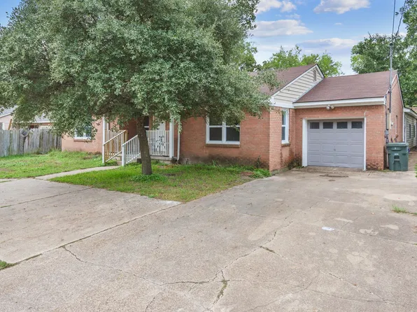 3404 Cavitt Ave, Bryan, TX 77801