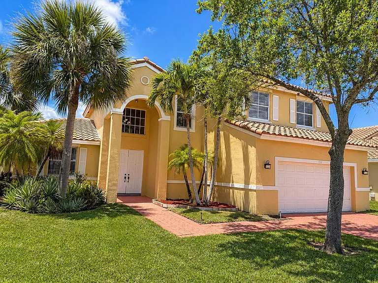 740 SW 191st Ave — Photo 8