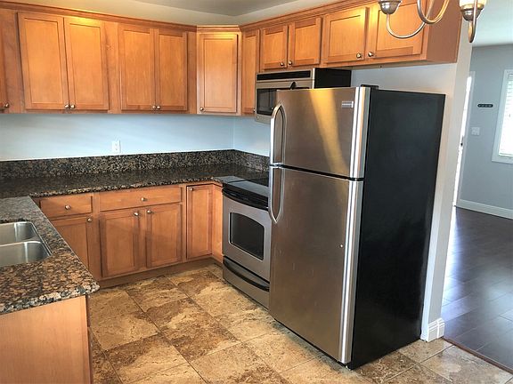 5th image of 4120 Kansas St APT 16