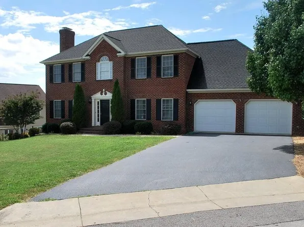 6010 Briar Hill Ct, Roanoke, VA 24012