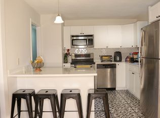 27 Broadcommon Rd, Bristol, RI 02809