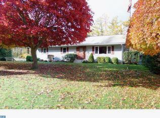 221 Pine Swamp Rd, Elverson, PA 19520