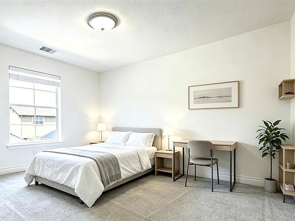 2nd image of 3411 Clearview Cir