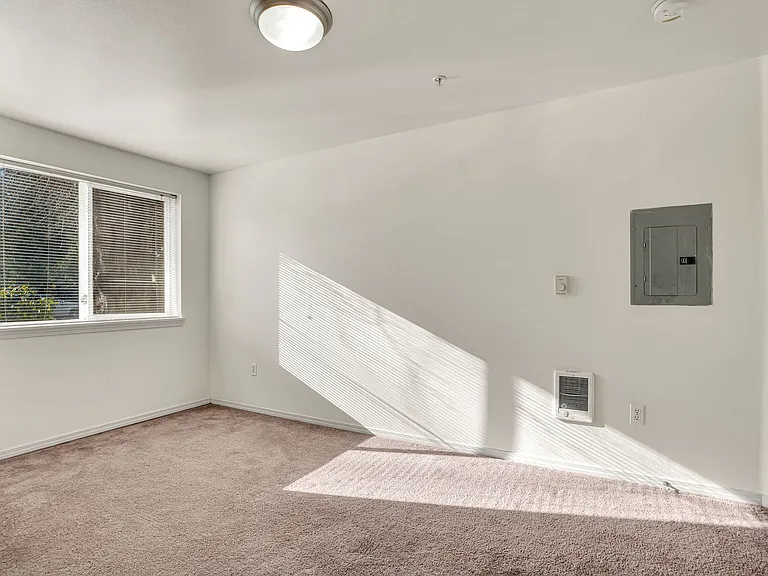 #271 CHELSEA COURT APTS — Photo 27