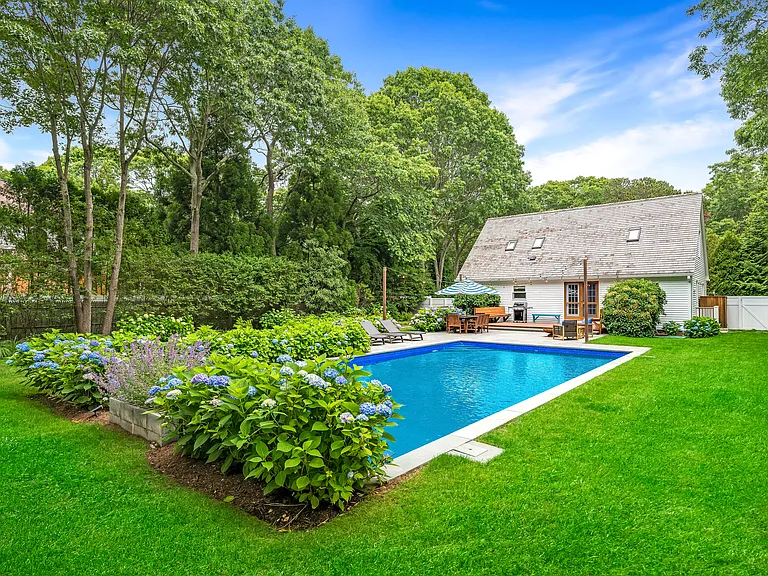 97 Wainscott Northwest Rd — Photo 13