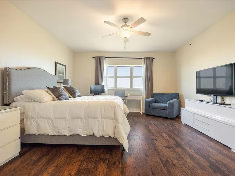 14951 Royal Oaks Ln #1109 — Photo 14