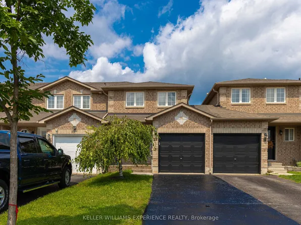 12 Monarchy St, Barrie, ON L4M 7K2