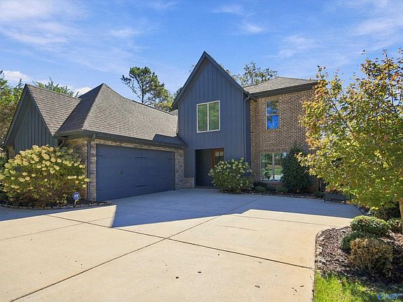 2nd image of 100 Bishop Bend Dr