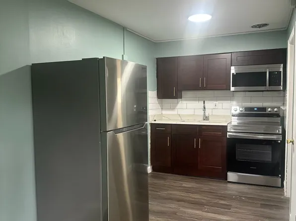 8627 S Ingleside Ave APT 2F, Chicago, IL 60619