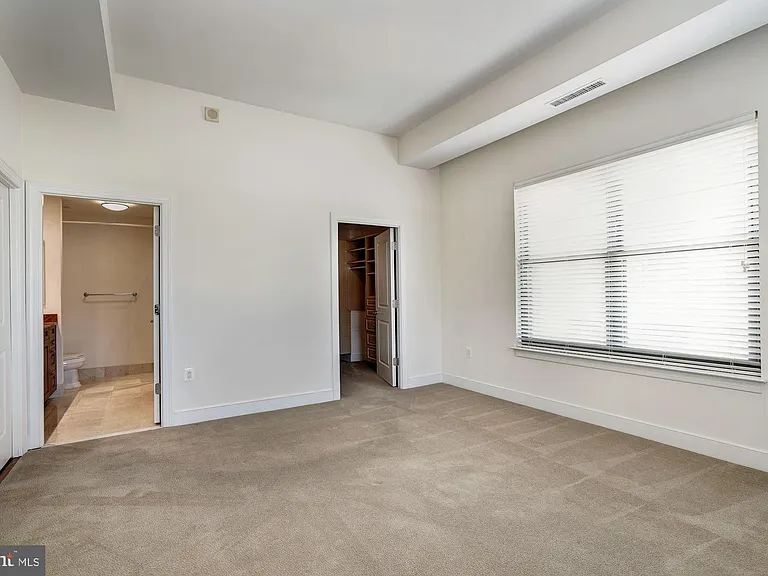 2425 L St NW #736 — Photo 17