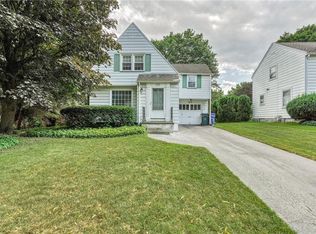 215 Elm Dr, Rochester, NY 14609