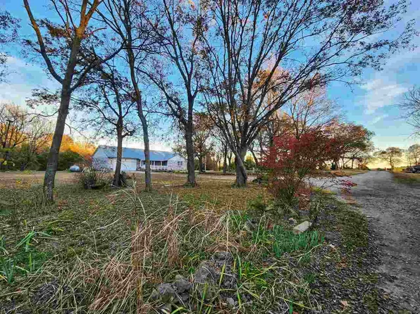 7250 E Brake Rd, Newkirk, OK 74647