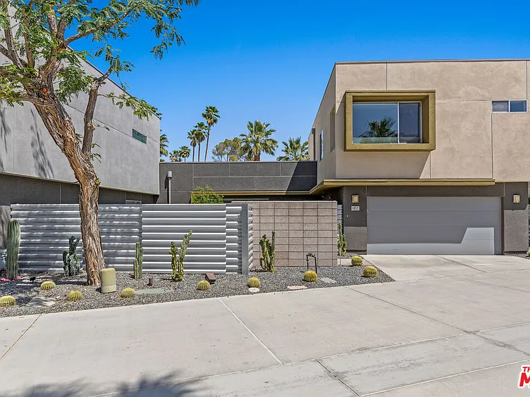 1052 Audrey Dr — Photo 2