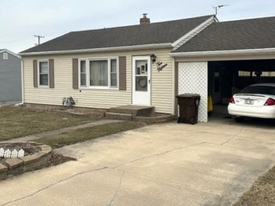 215 S Jones Ave, Maquoketa, IA 52060 Zillow