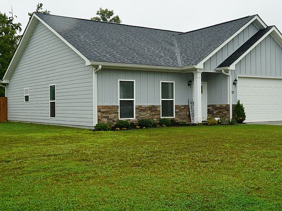 2nd image of 10 Pippin Pl NE