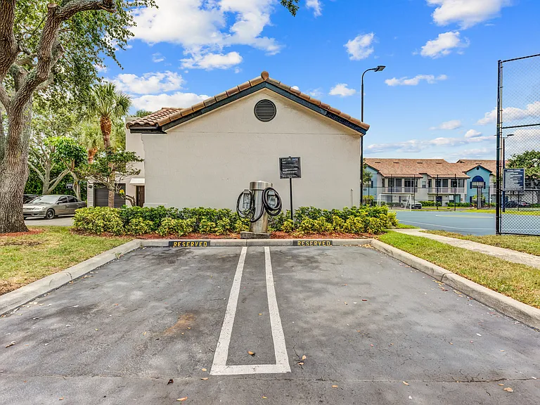 IMT Boynton Beach — Photo 17